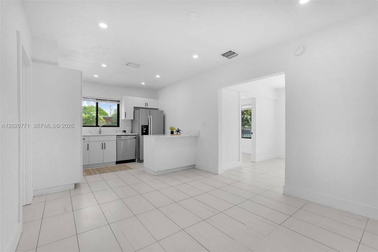 1918 NW 19th Ave, Miami, FL 33125 Photo