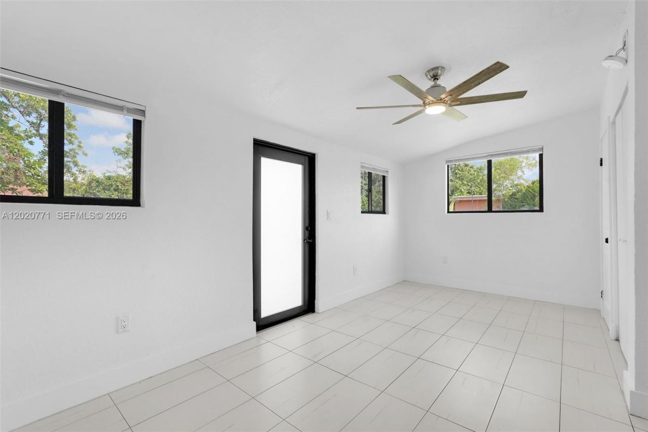 1918 NW 19th Ave, Miami, FL 33125 Photo