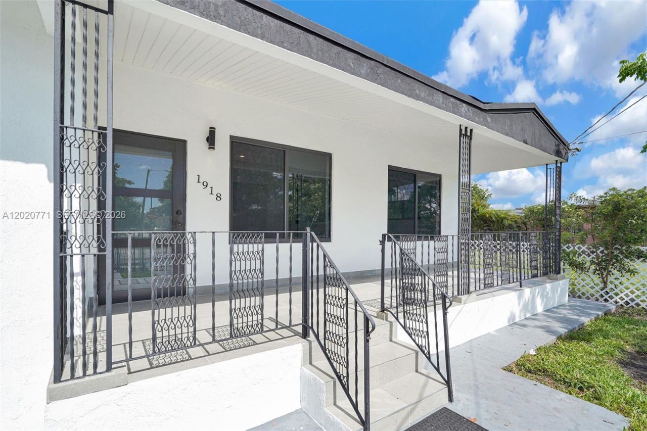1918 NW 19th Ave, Miami, FL 33125 Photo