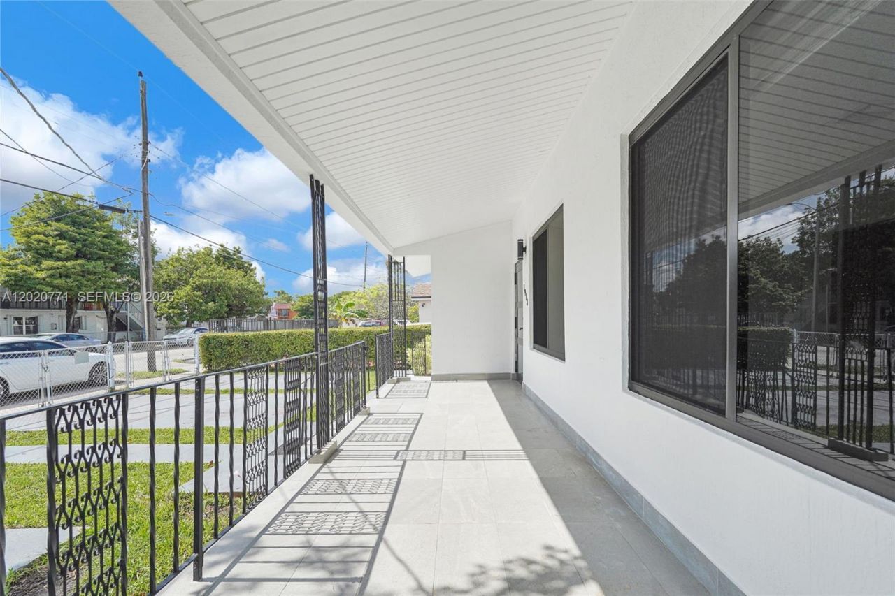 1918 NW 19th Ave, Miami, FL 33125 Photo