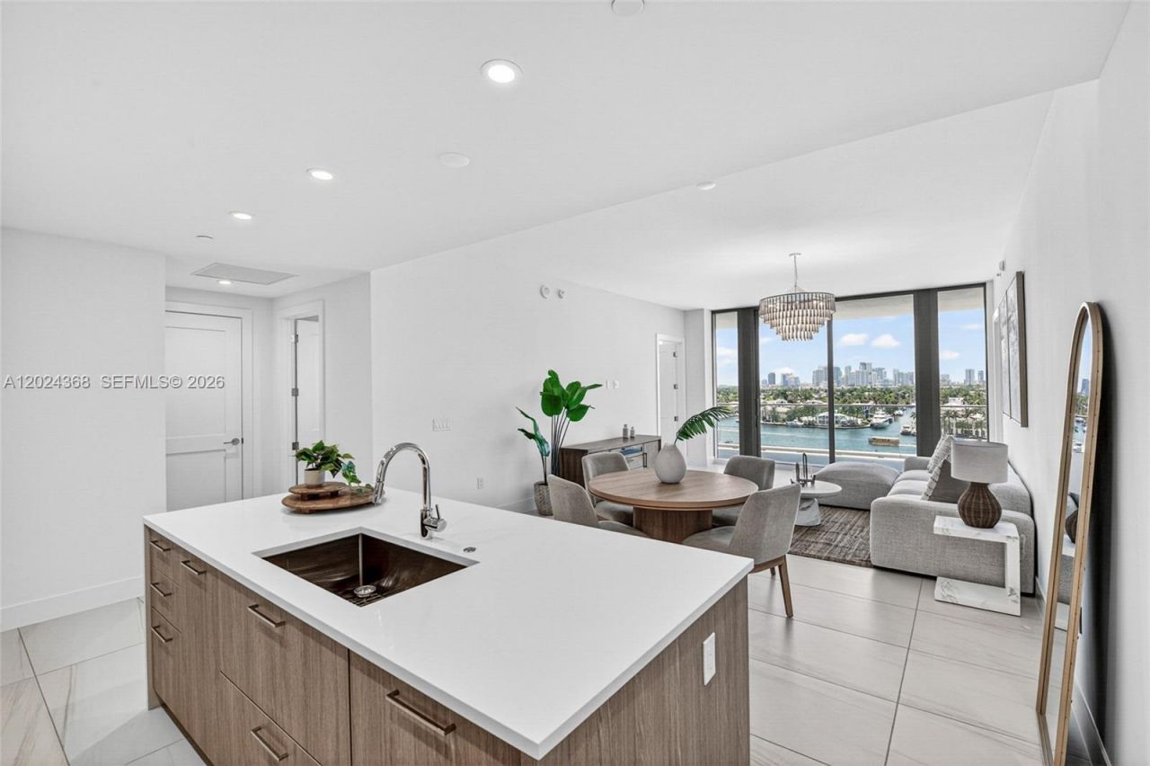 153 N Seabreeze Blvd , Unit 703, Fort Lauderdale, FL 33304 Photo