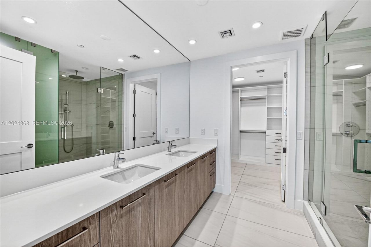 153 N Seabreeze Blvd , Unit 703, Fort Lauderdale, FL 33304 Photo
