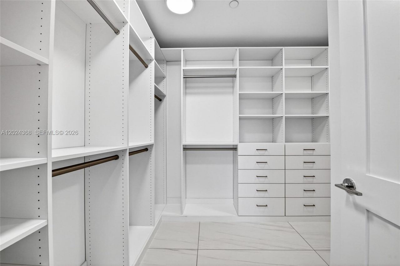153 N Seabreeze Blvd , Unit 703, Fort Lauderdale, FL 33304 Photo