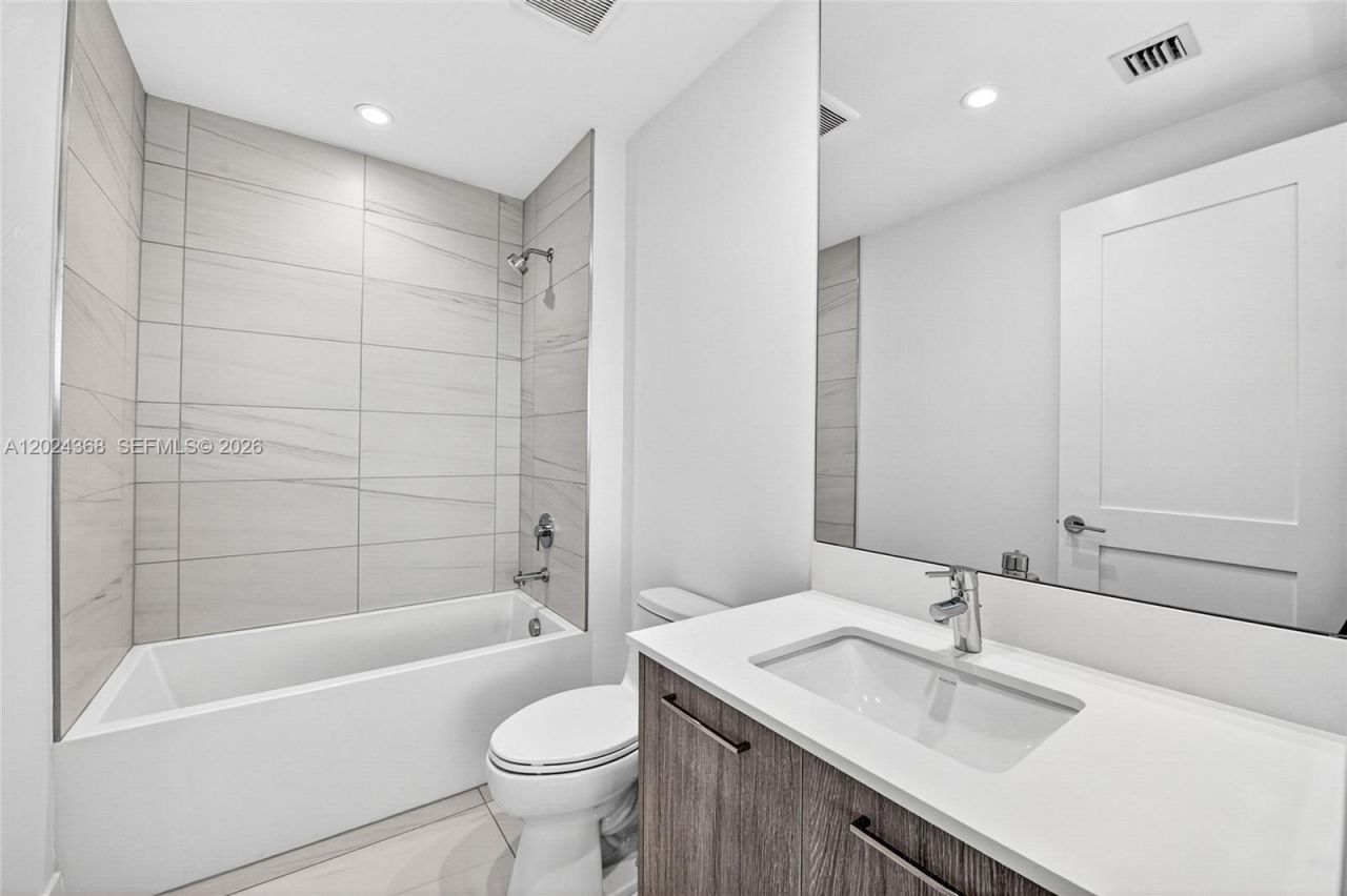 153 N Seabreeze Blvd , Unit 703, Fort Lauderdale, FL 33304 Photo