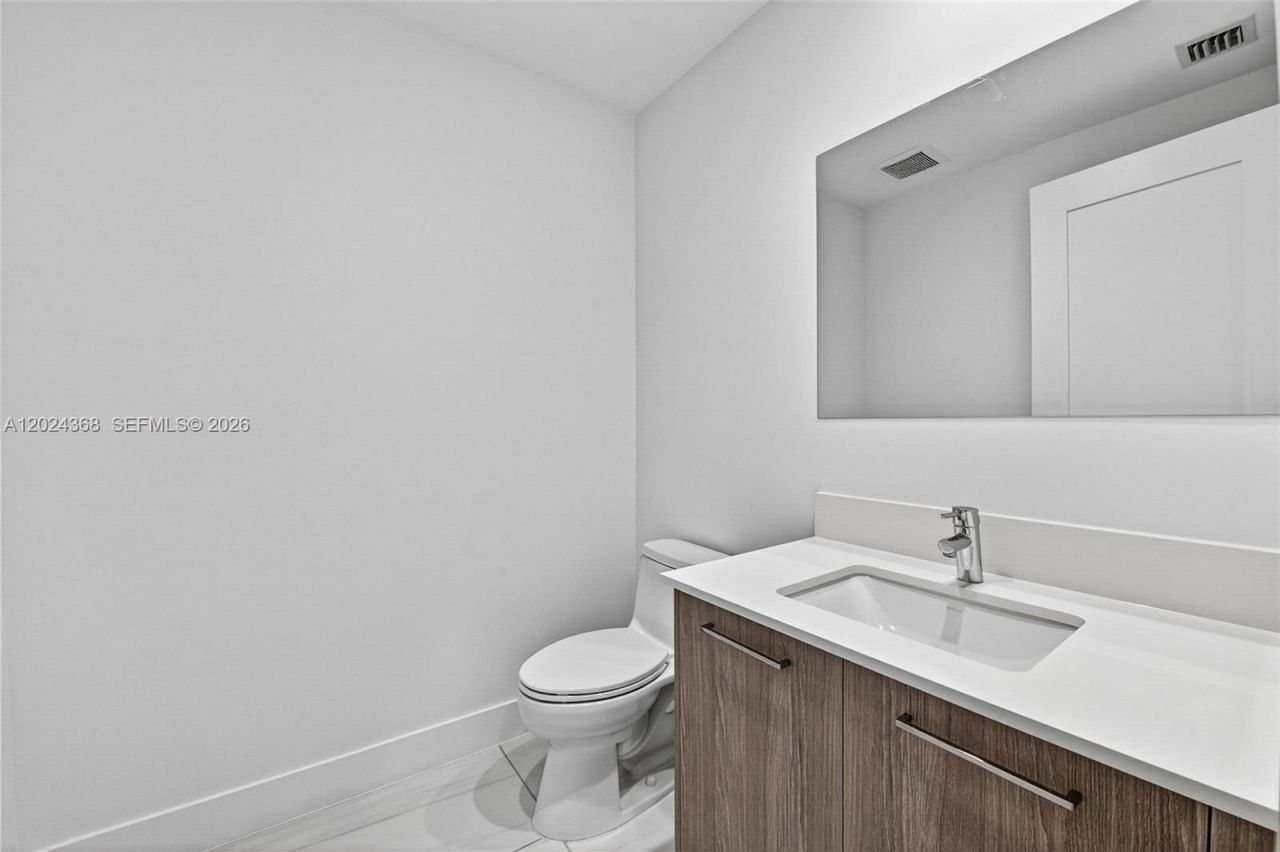 153 N Seabreeze Blvd , Unit 703, Fort Lauderdale, FL 33304 Photo