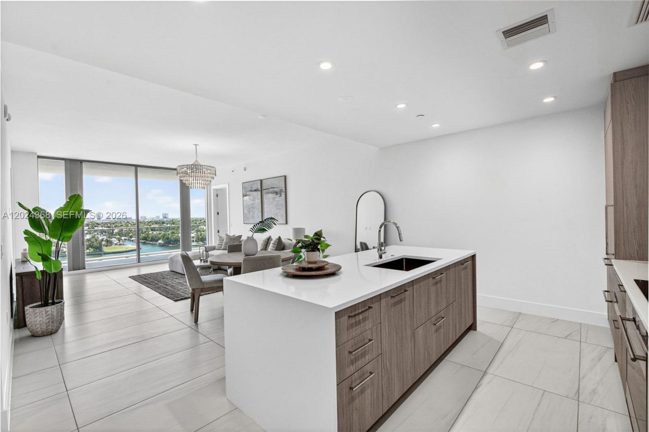 153 N Seabreeze Blvd , Unit 703, Fort Lauderdale, FL 33304 Photo