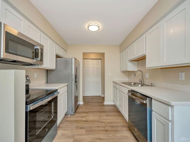 1570 Gelhot Drive, Unit 112, Fairfield, OH 45014 Photo 5