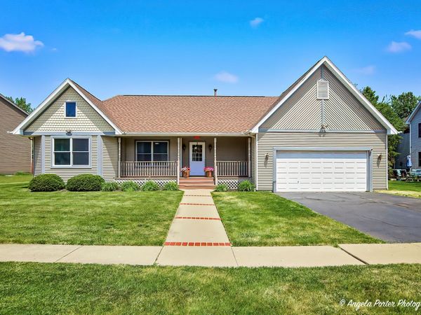230 Redwing Drive , Woodstock, IL 60098
