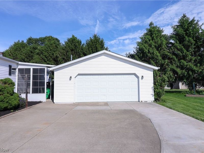 571 Sandtrap Circle , Painesville, OH 44077 Photo 30