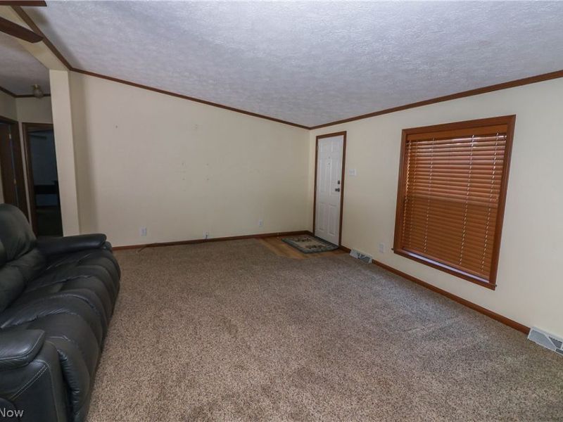 571 Sandtrap Circle , Painesville, OH 44077 Photo 4