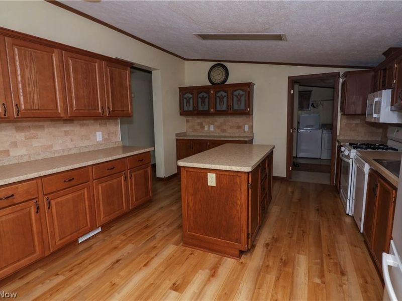 571 Sandtrap Circle , Painesville, OH 44077 Photo 7