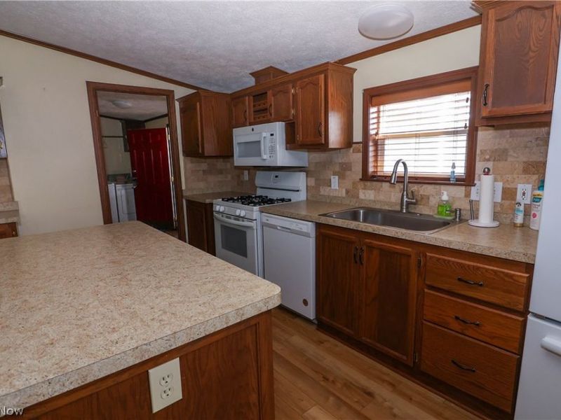 571 Sandtrap Circle , Painesville, OH 44077 Photo 8