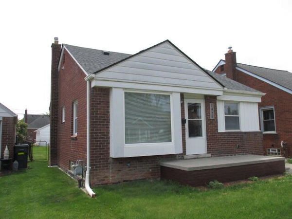 1425 Moran Avenue, Lincoln Park, MI 48146