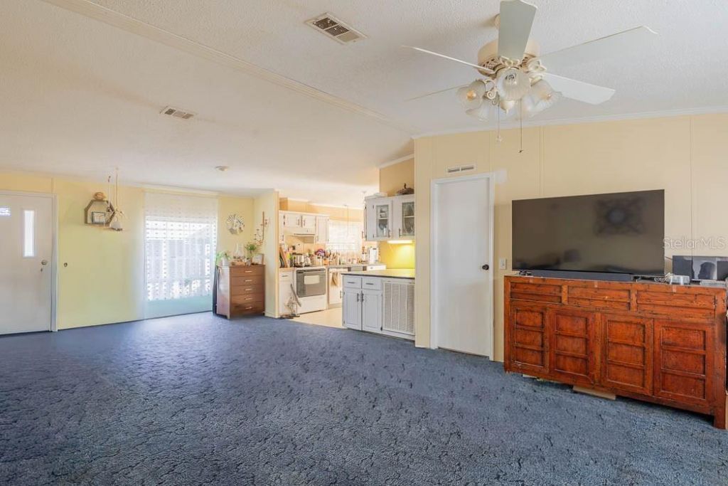 125 Pine Tree Drive , Debary, FL 32713 Photo