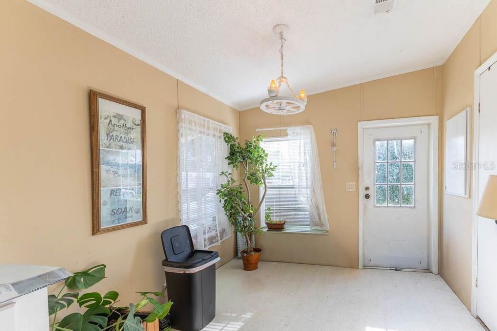 125 Pine Tree Drive , Debary, FL 32713 Photo
