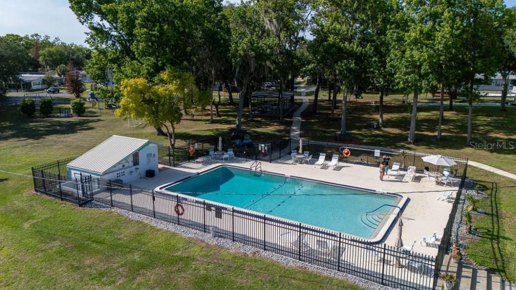 125 Pine Tree Drive , Debary, FL 32713 Photo