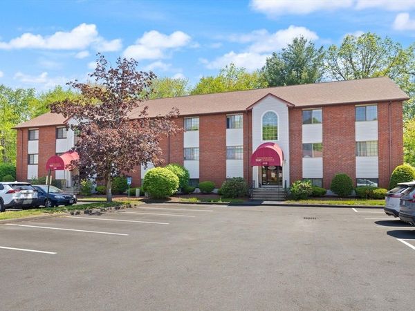 1510 Skyline Dr, Unit 12, Lowell, MA 01854