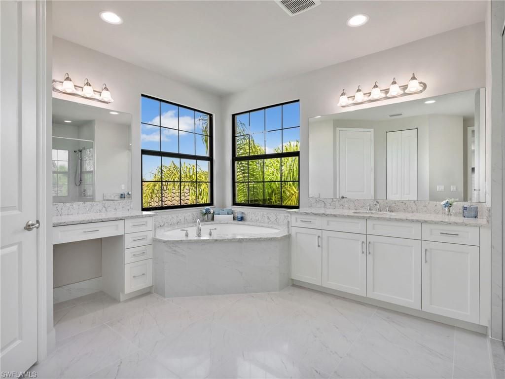 4716 Kensington Cir, Naples, FL 34119 Photo