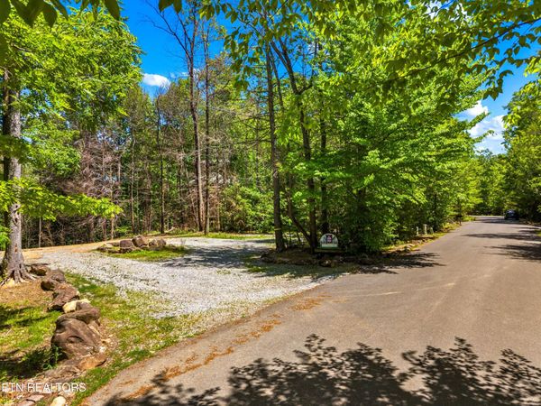 204 Amet Way, Cosby, TN 37722
