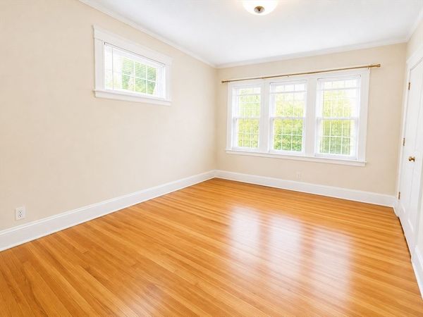 136 Spring St, Unit 1R, Boston, MA 02132