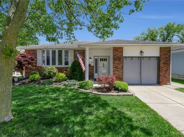49 Mayberry Drive E, Buffalo, NY 14227