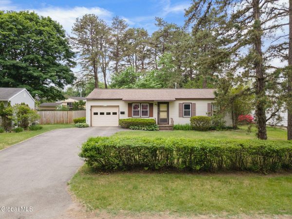 2736 Maida Lane, Schenectady, NY 12306