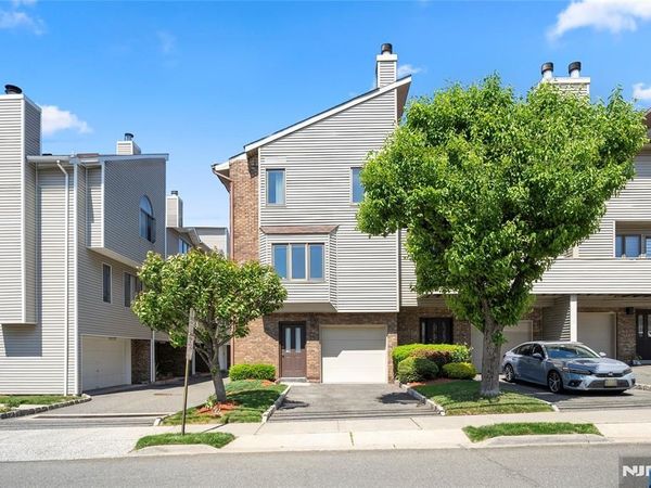 161 Roosevelt Place, PALISADES PARK, NJ 07650