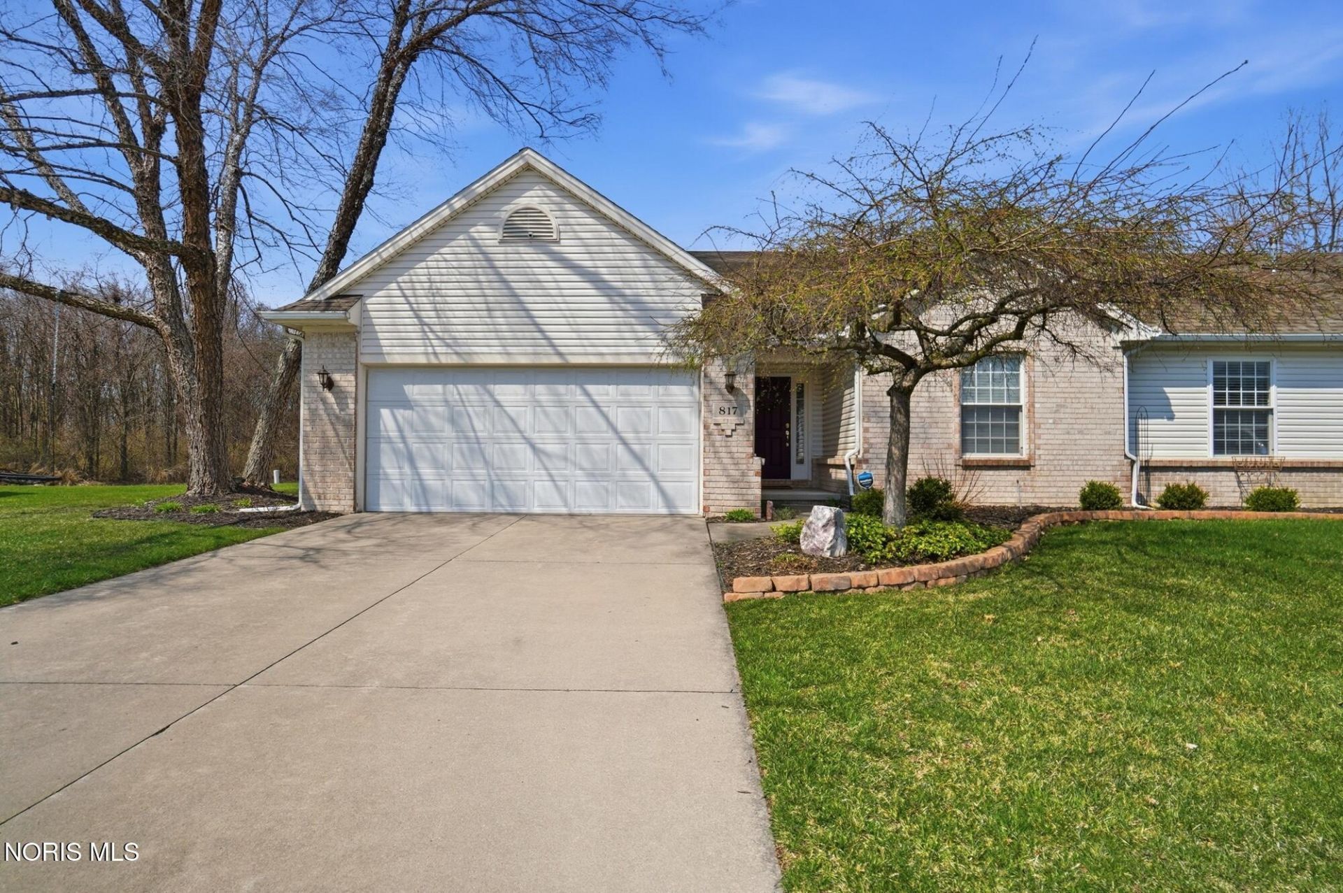 817 Wind Breeze Drive, Toledo, OH 43615 Main Photo