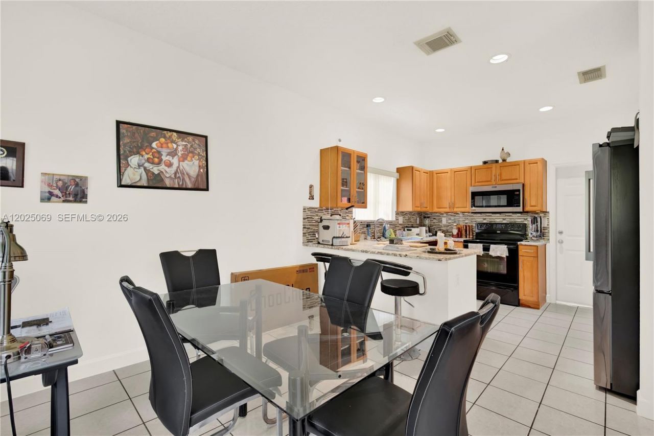 4149 NE 30th St , Homestead, FL 33033 Photo