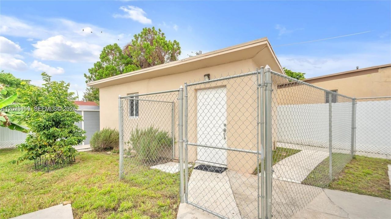 3375 SW 1st St, Miami, FL 33135 Photo