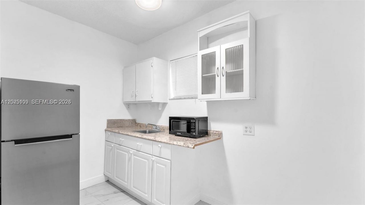 3375 SW 1st St, Miami, FL 33135 Photo