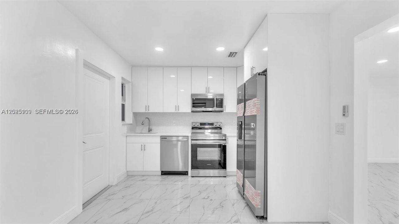 3375 SW 1st St, Miami, FL 33135 Photo