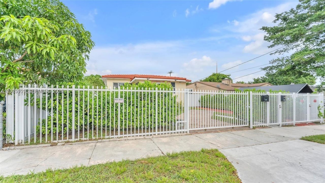 3375 SW 1st St, Miami, FL 33135 Photo