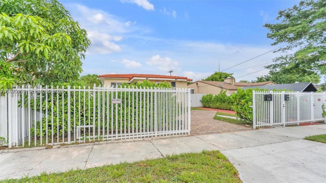 3375 SW 1st St , Miami, FL 33135 Photo