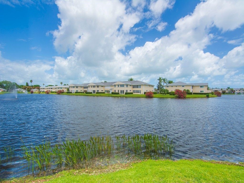 500 Grove Isle Circle, Unit 107, Vero Beach, FL 32962 Photo