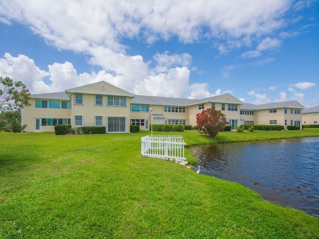 500 Grove Isle Circle, Unit 107, Vero Beach, FL 32962 Photo