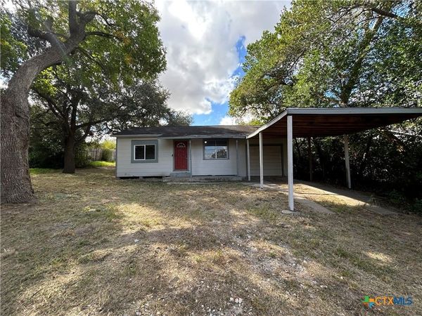 236 Hilltop Drive , Victoria, TX 77905