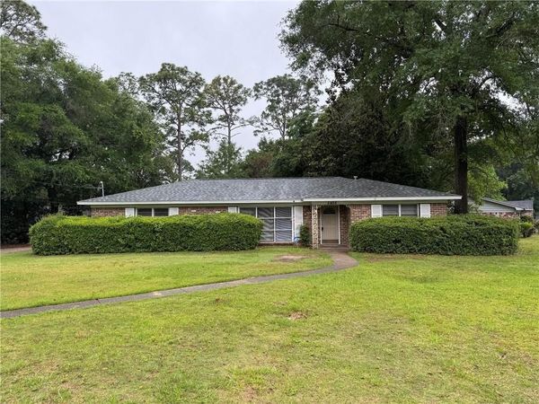 5855 Woodvale Drive , Mobile, AL 36608