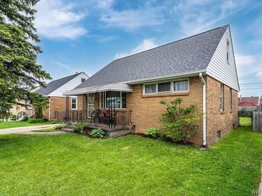 246 N Willowlawn Parkway, Cheektowaga, NY 14206