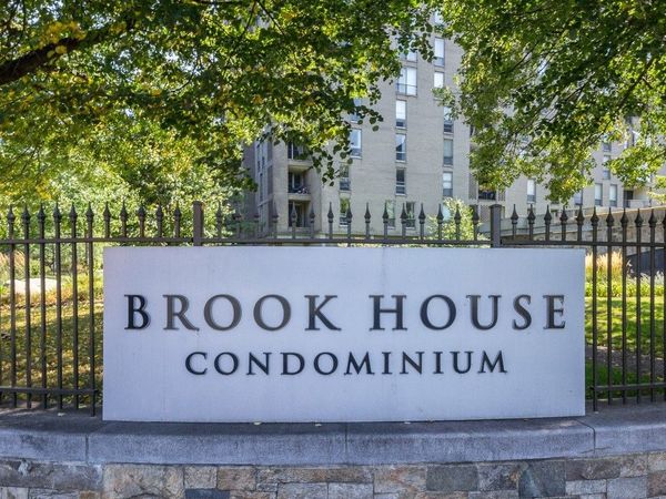 33 Pond Ave., Unit 722, Brookline, MA 02445