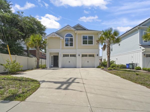 912 Hillside Dr., North Myrtle Beach, SC 29582