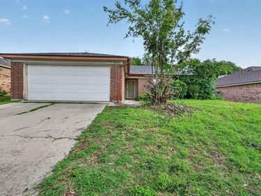5724 Sea Breeze Lane, Fort Worth, TX 76135