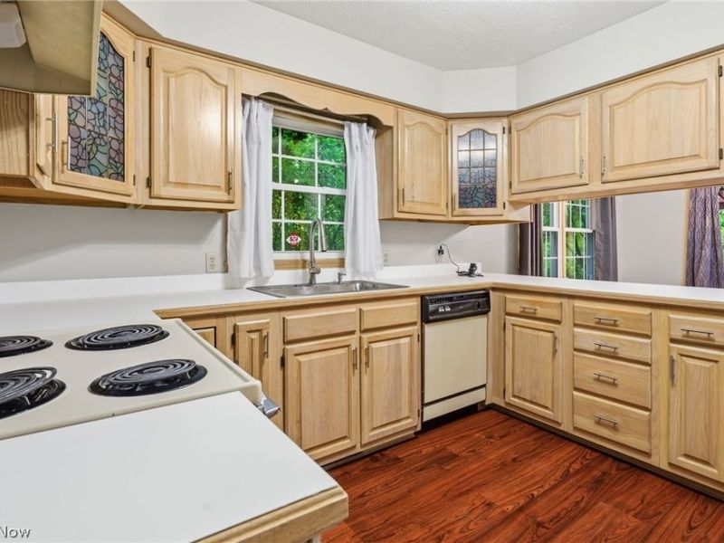 5882 Indian Creek Circle NW, Canton, OH 44718 Photo 11