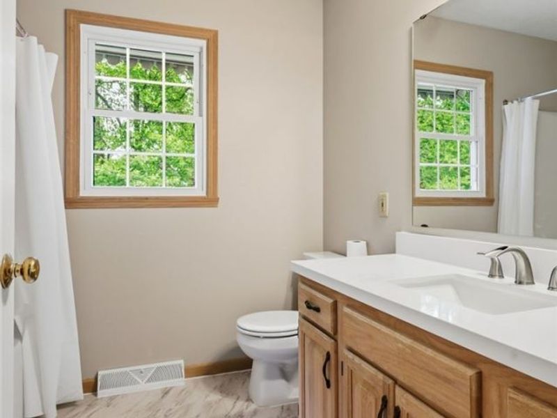 5882 Indian Creek Circle NW, Canton, OH 44718 Photo 17