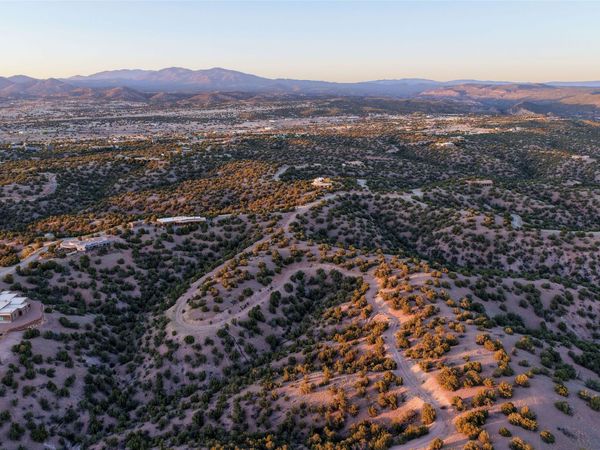36 Vista Sierra Bonita, Santa Fe, NM 87540