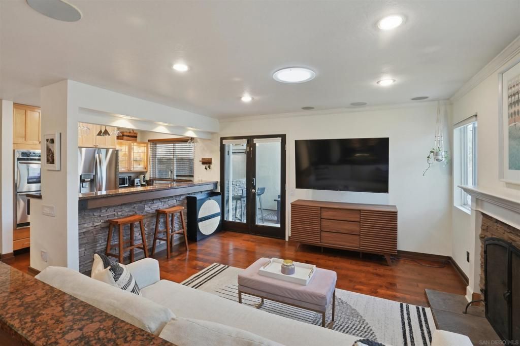 811 Caminito Del Sol, Carlsbad, CA 92011 Main Photo