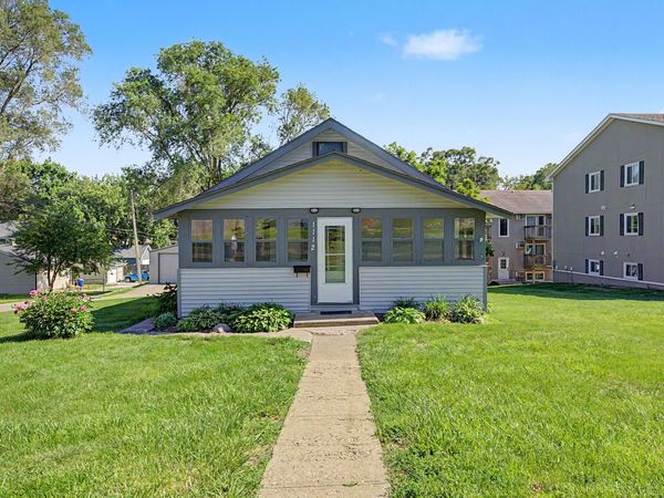 1112 Vine Street, West Des Moines, IA 50265