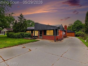 2198 Saint Joseph Street, West Bloomfield Twp, MI 48324