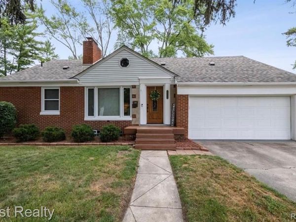 22716 Floral Street, Farmington, MI 48336
