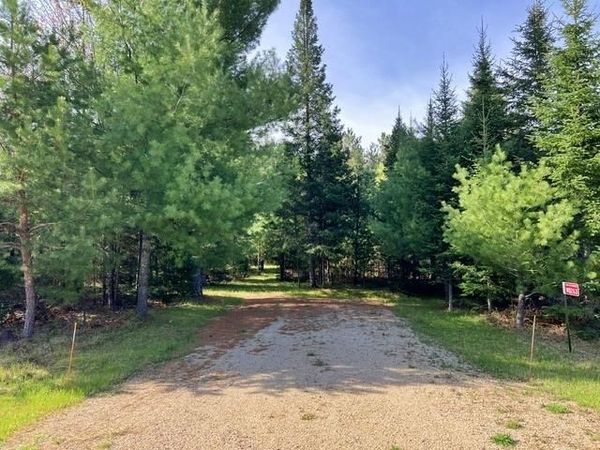 W8263 COUNTY RD OO, Pembine, WI 54156
